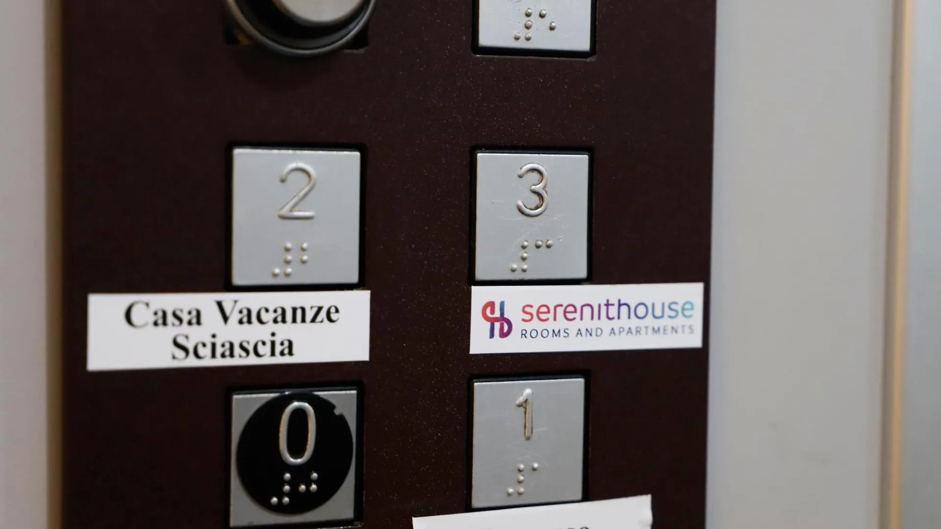 Guest house Serenithouse Monforte San Giorgio Marina Italy